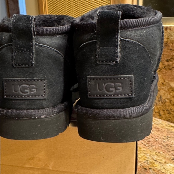 UGG Classic Ultra Mini Sz 8 - Picture 5 of 8